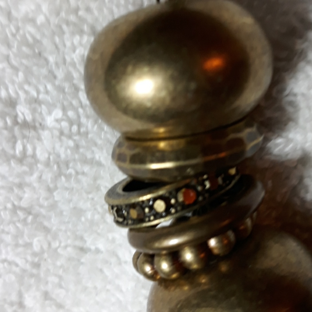 Brass tone and amber bead necklace - Picture 4 of 4